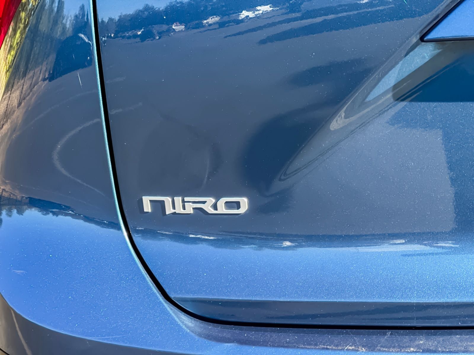 Used 2023 Blue Kia Wind image 27