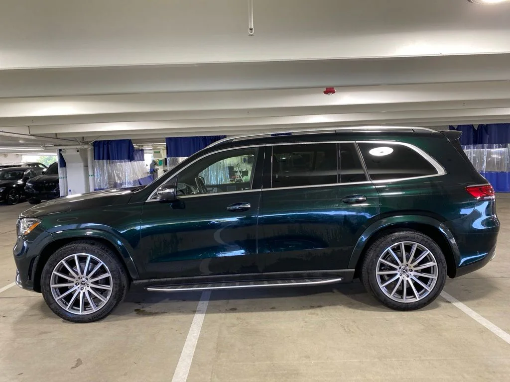 Used 2023  Mercedes-Benz GLS 580 image 3