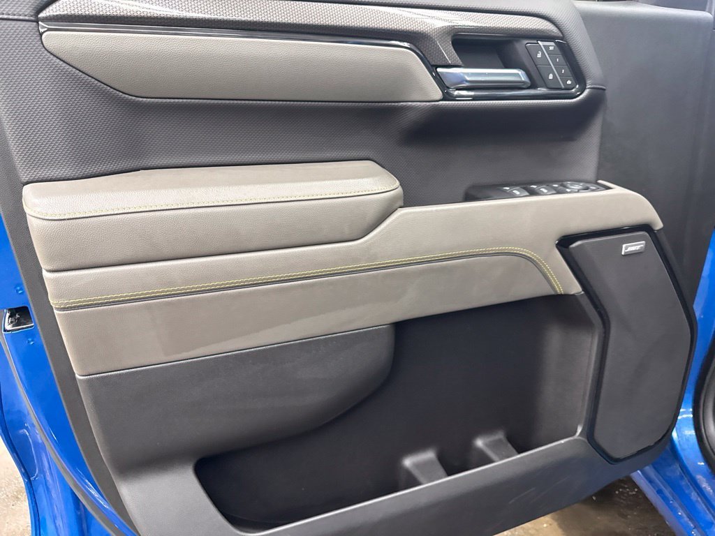 Used 2022 Gray Chevrolet ZR2 image 20
