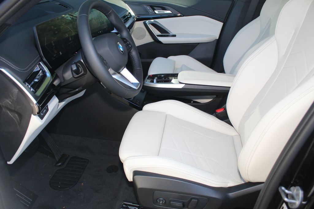 2026 BMW X1 28i - Photo 18