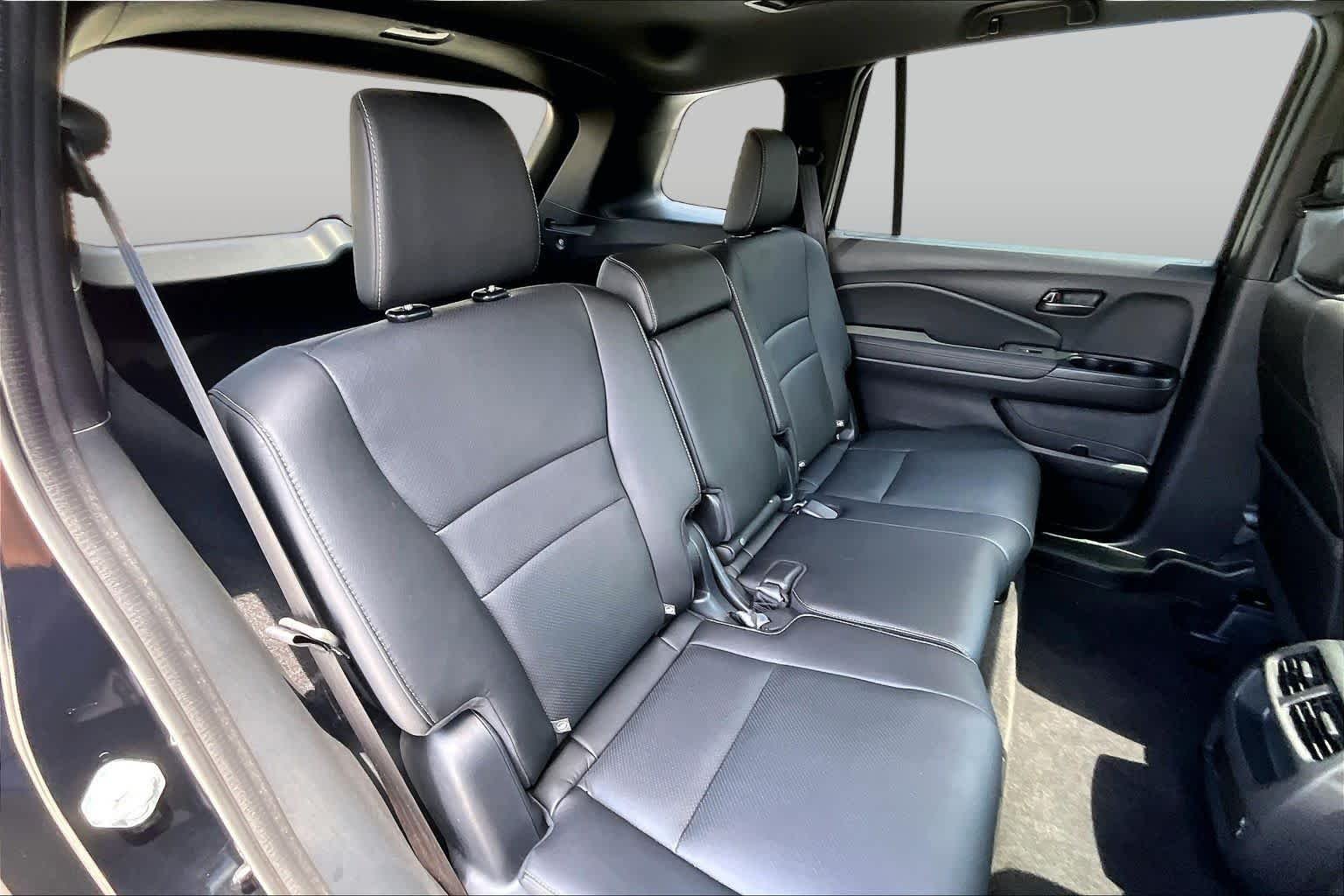 Used 2023 Crystal Black Pearl Honda EX-L image 19