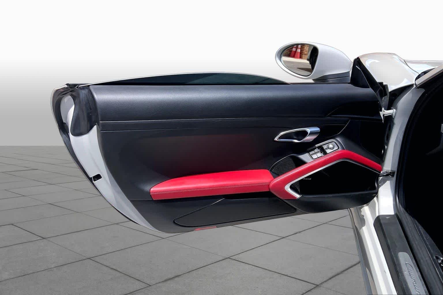 Used 2021 Chalk Porsche  image 17