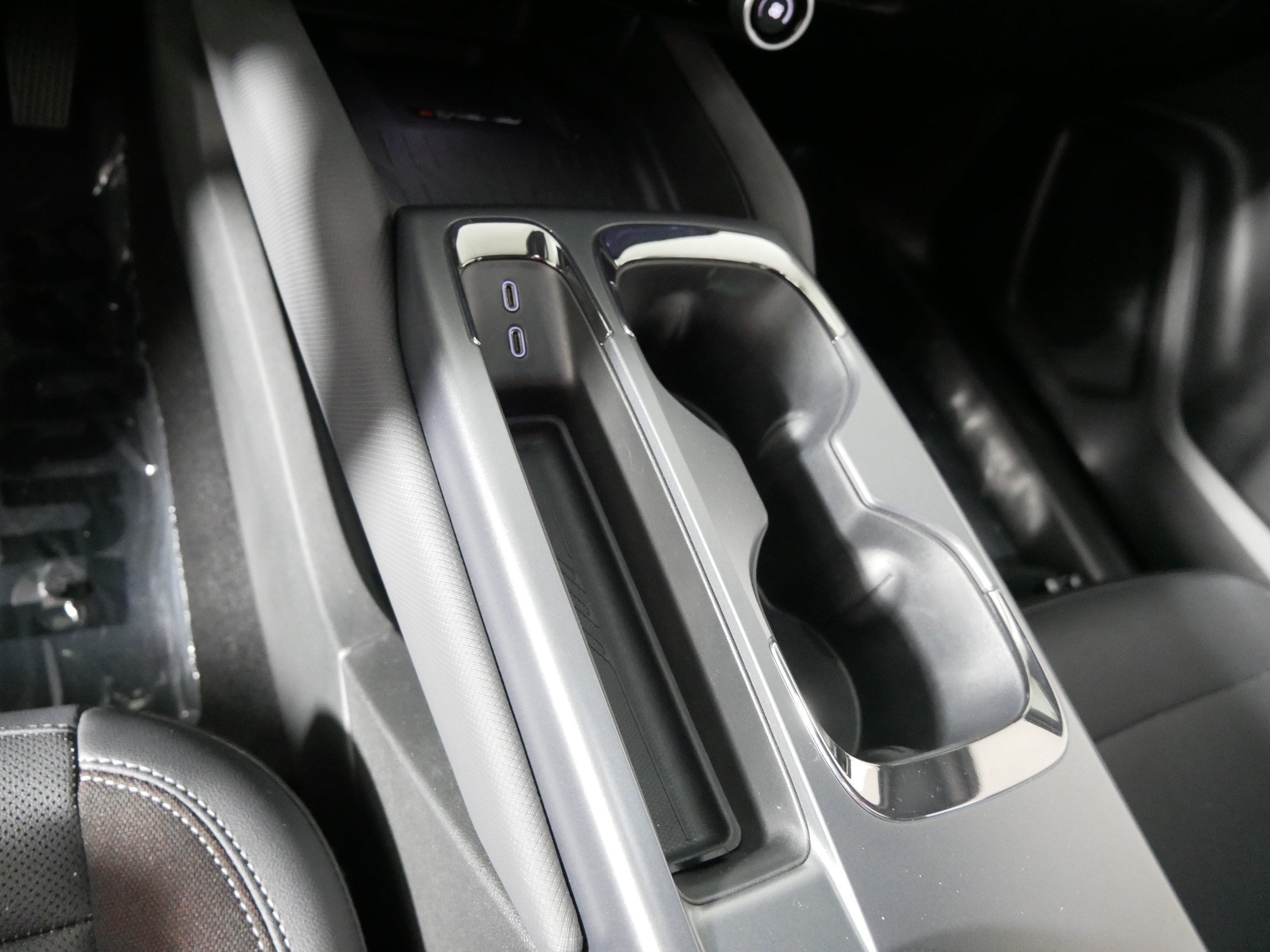Used 2025 Black Chevrolet RS image 30