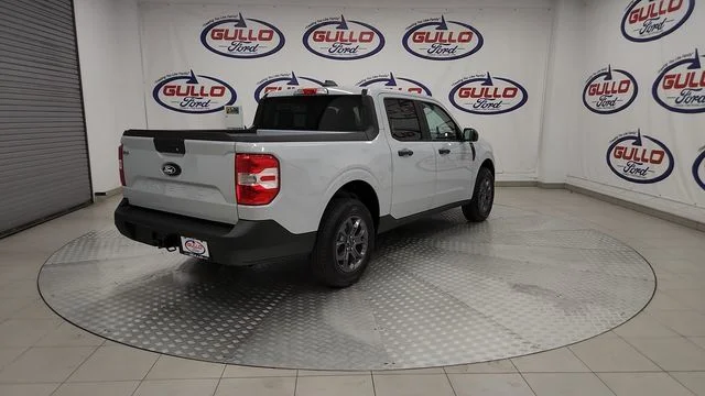 New 2025 Space White Metallic Ford XLT image 9