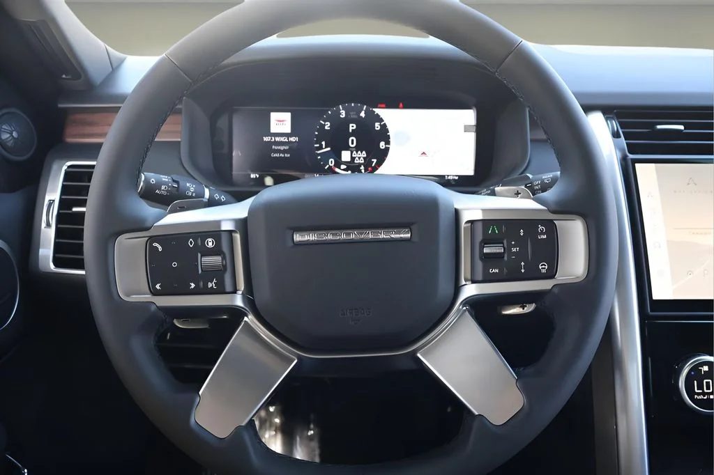 New 2026 Santorini Black Land Rover S image 21