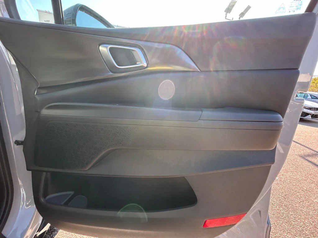 Used 2026  Kia  image 23