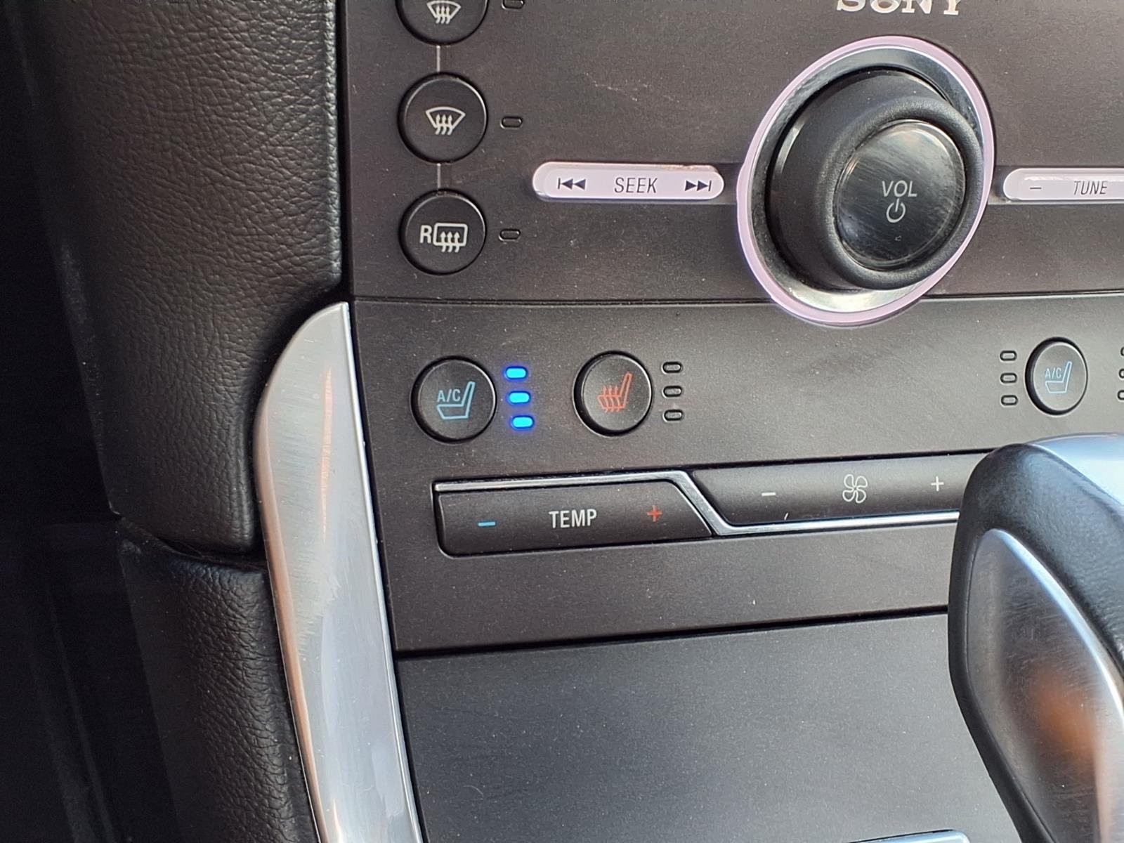 Used 2016  FORD TITAN image 5