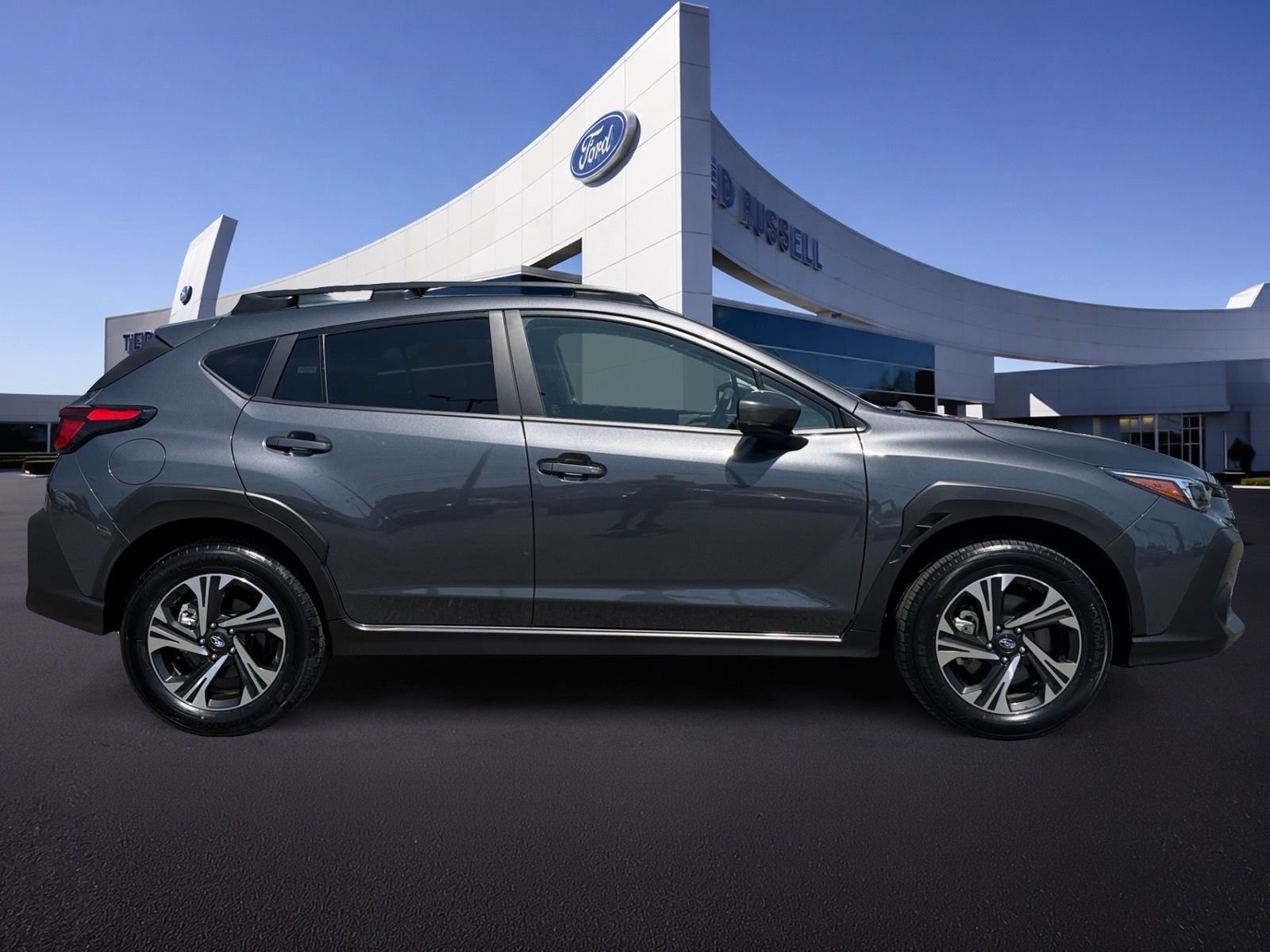 Used 2025 Gray Metallic Subaru Premium image 4