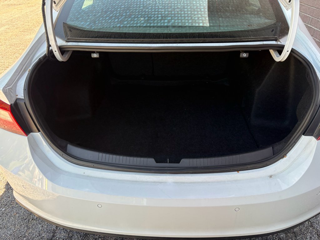 Used 2024 Summit White Chevrolet LT image 21