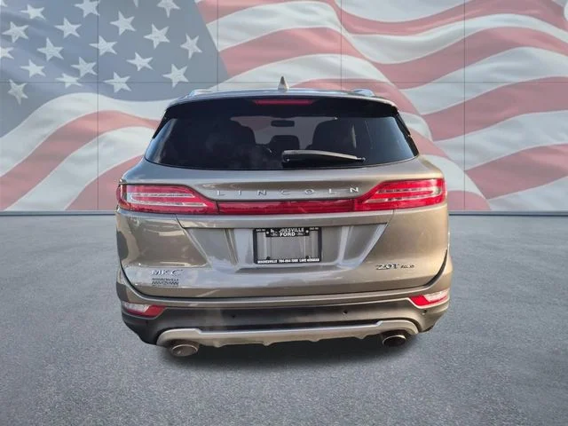 Used 2017 Silver Lincoln Reserve image 4