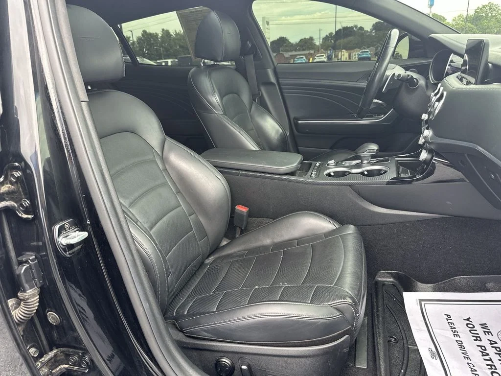 Used 2022 Black Kia GT2 image 31