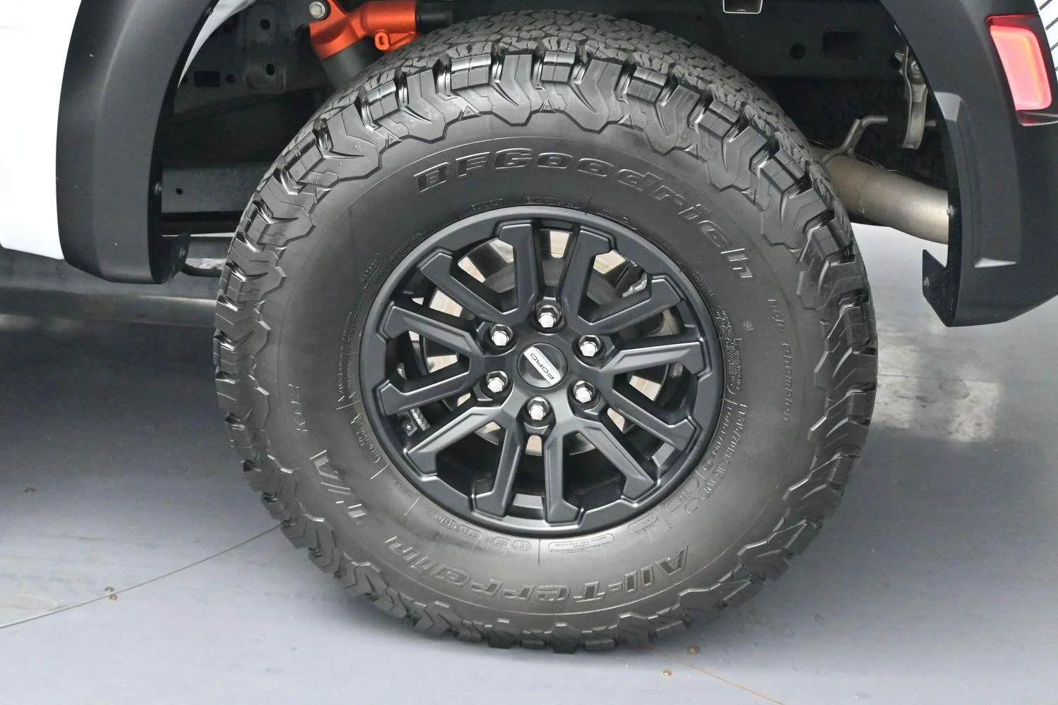 Used 2025 Oxford White Ford Raptor image 37