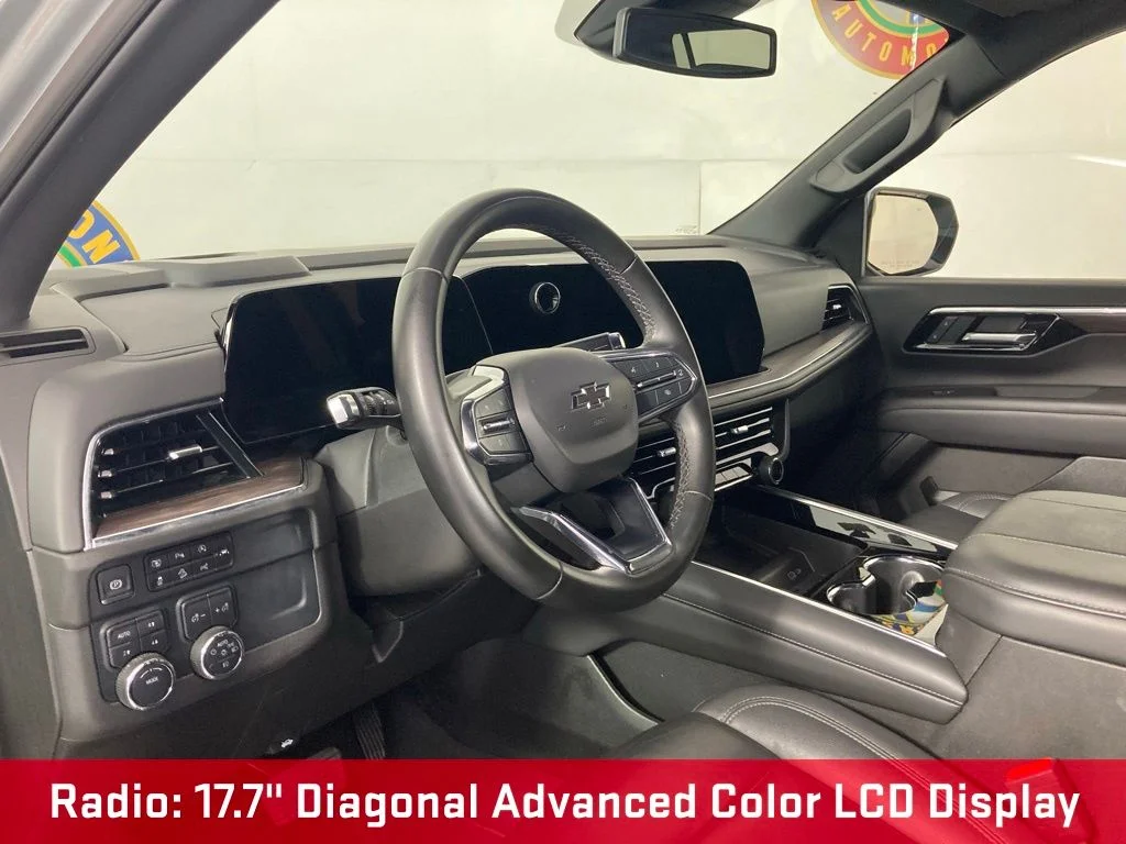 Used 2025 Gray Chevrolet Z71 image 14