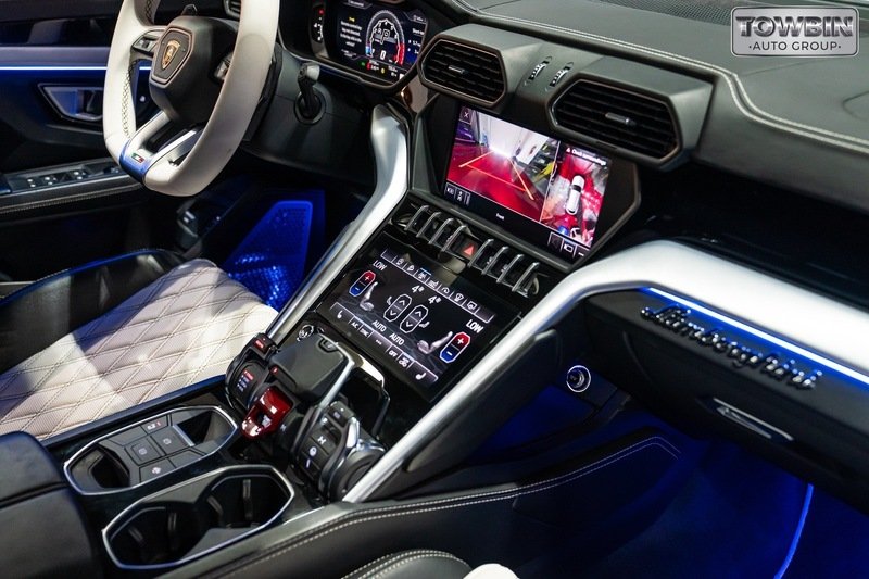 Used 2019  Lamborghini Base image 9