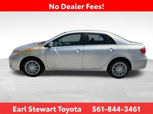 Used 2013 Silver Toyota LE image 7