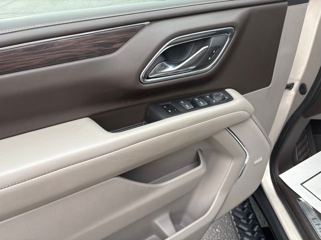 Used 2023 Beige Chevrolet Z71 image 26