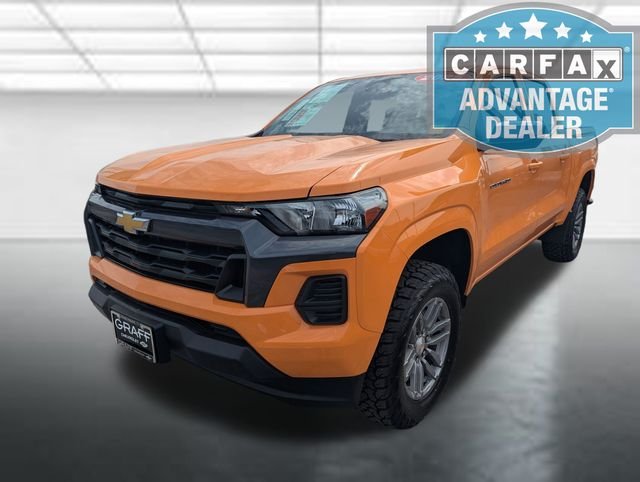 Used 2025 Sunrise Orange Chevrolet WT/LT image 25
