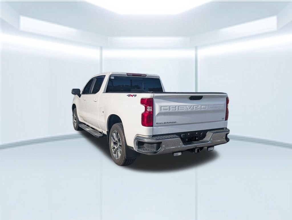 Used 2023 White Chevrolet LT image 3