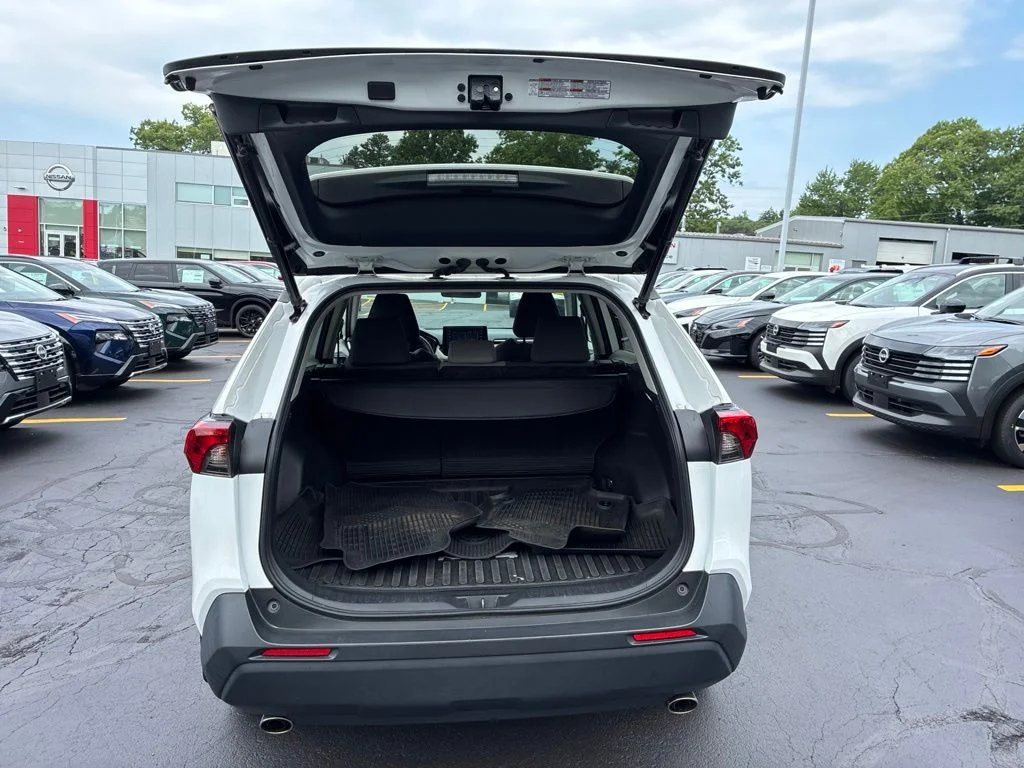 Used 2022 White Toyota XLE image 14