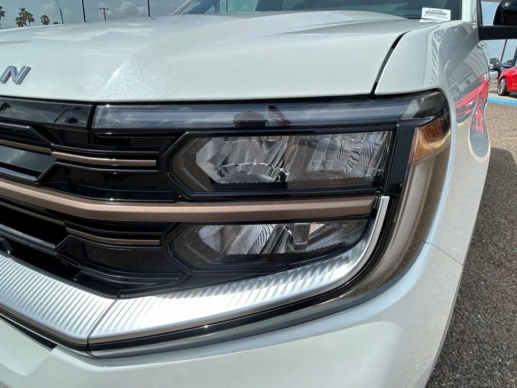 New 2027 Star White Metallic Tri-Coat Ford MAX King Ranch® image 11