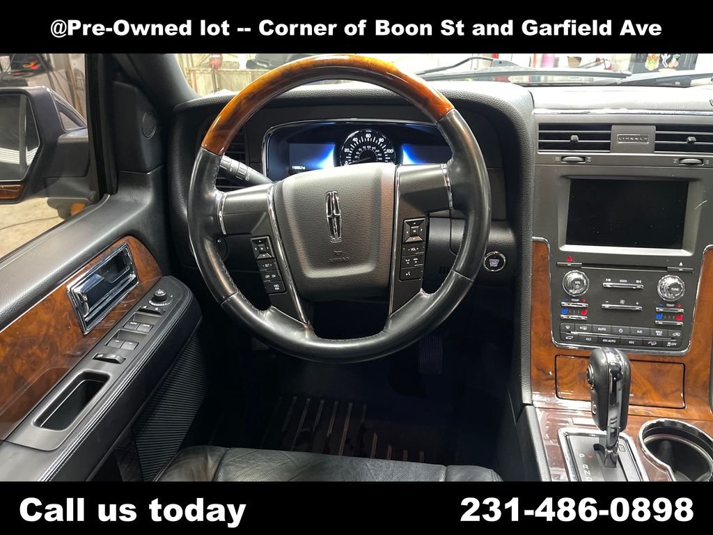 Used 2015 Black Lincoln Base image 17
