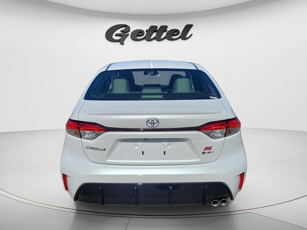 New 2026 Wind Chill Pearl <sup>1</sup> Toyota  SE image 6
