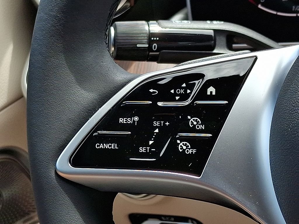 2025 Mercedes-Benz C-Class Sedan C 300 - Photo 18