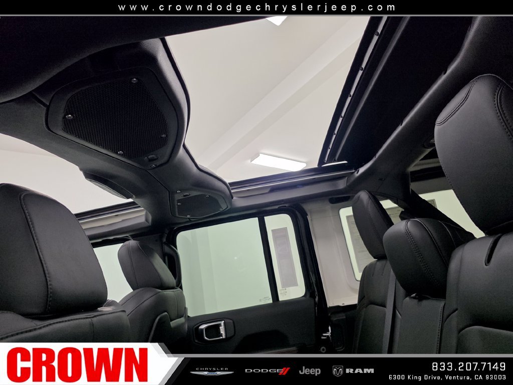 New 2027 Black Clear-Coat Paint Jeep  image 20