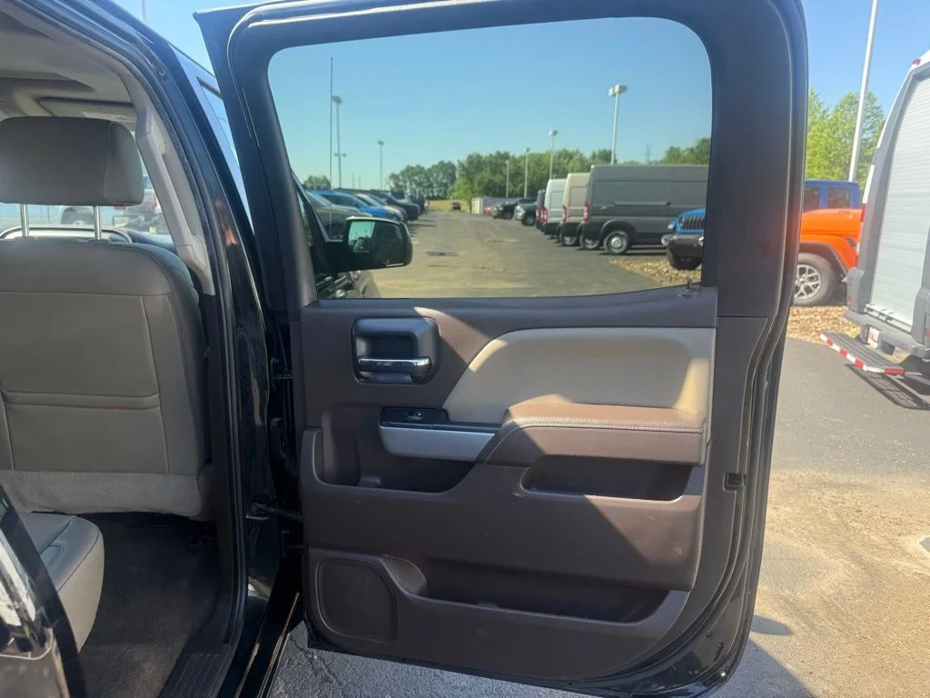 Used 2018 Black Chevrolet LTZ image 43