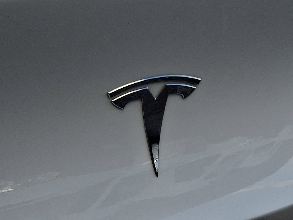 Used 2021 Pearl White Multi-Coat Tesla Long Range image 29