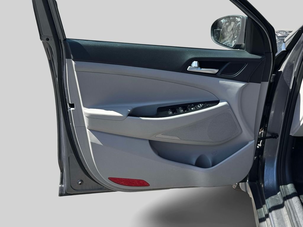 Used 2019 Gray Hyundai SE image 15