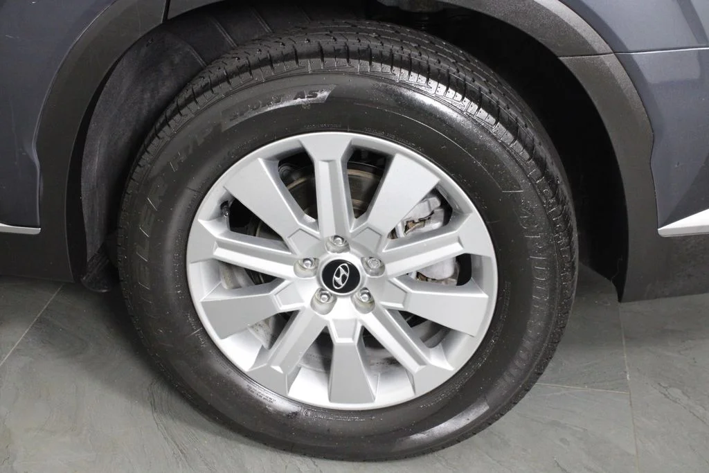 Used 2024 Gray Hyundai SEL image 15