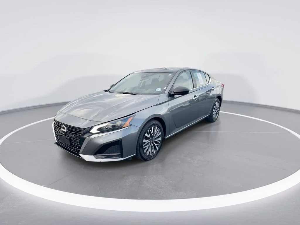 Used 2024 Gray Nissan 2.5 SV image 4