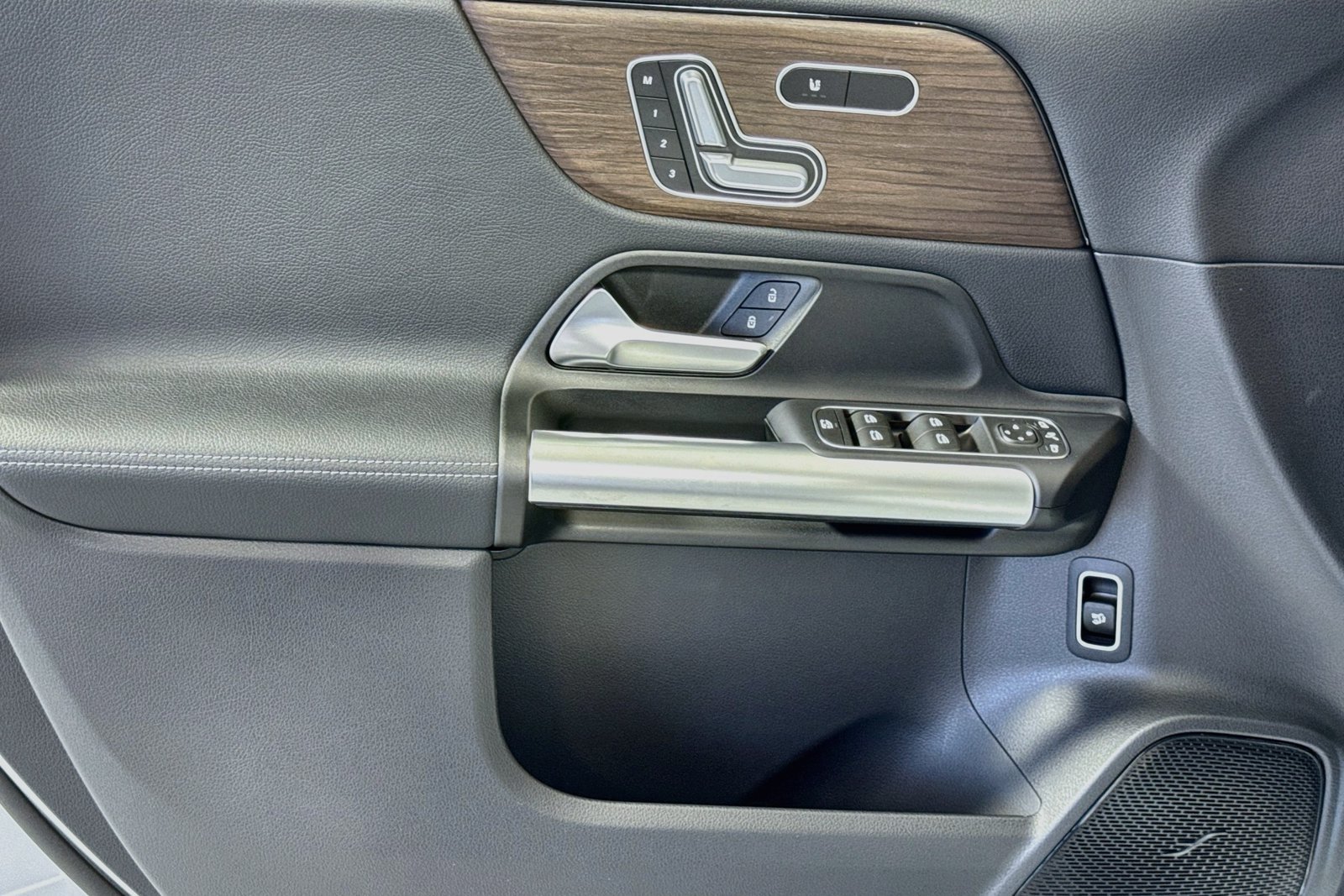 New 2026 Cirrus Silver Metallic Mercedes-Benz GLA 250 image 16
