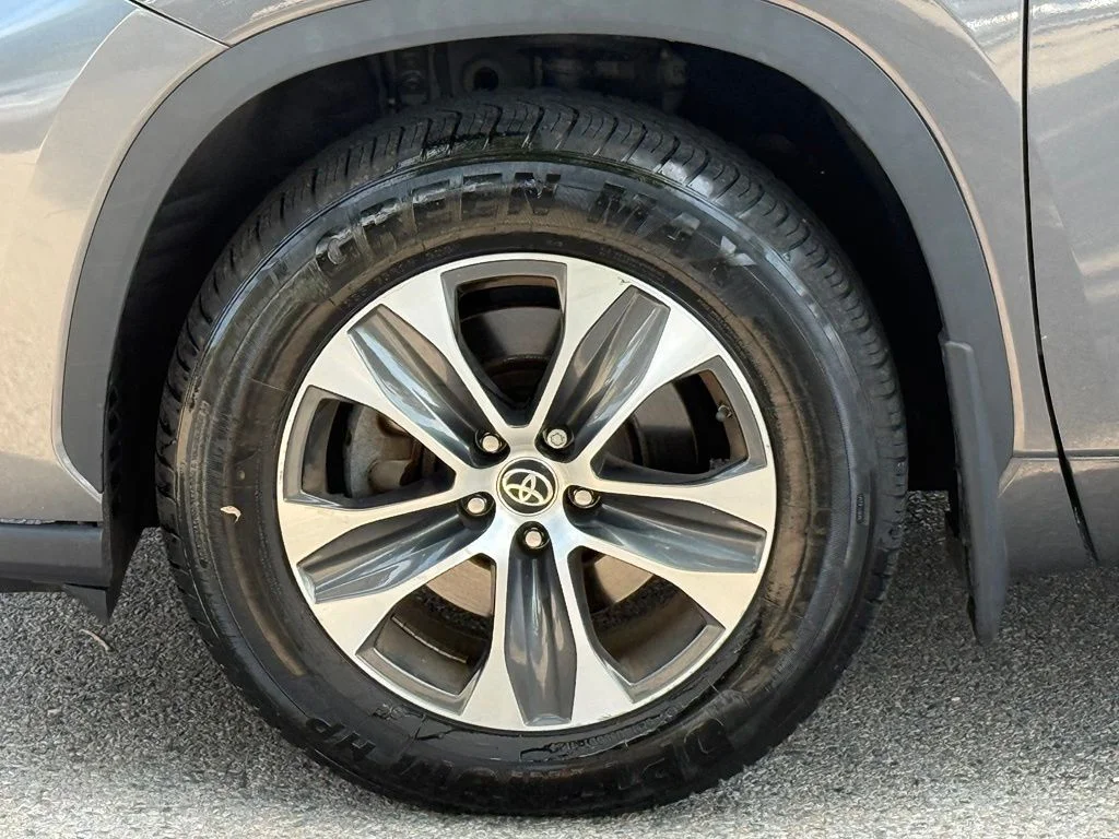 Used 2023 Gray Toyota XLE image 6