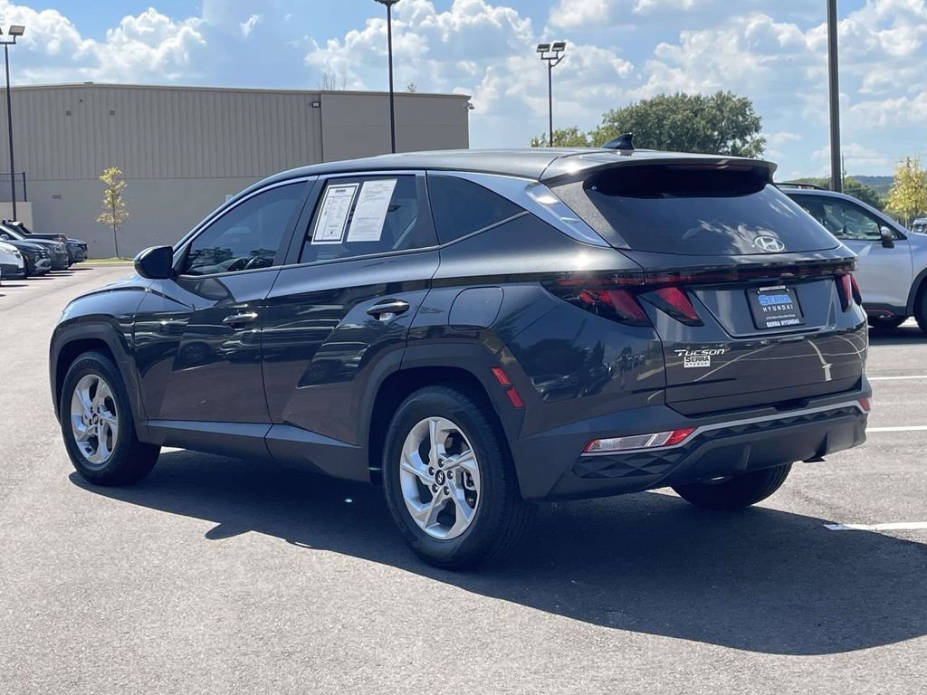 Used 2022 Gray Hyundai SE image 5