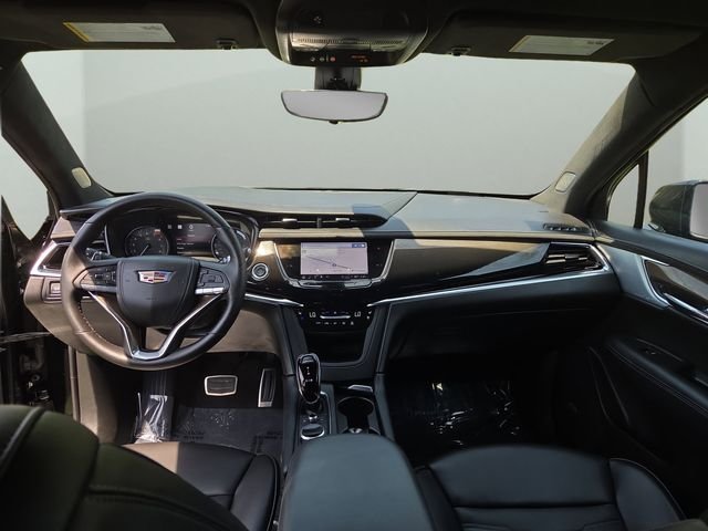 Used 2024  Cadillac Sport image 2
