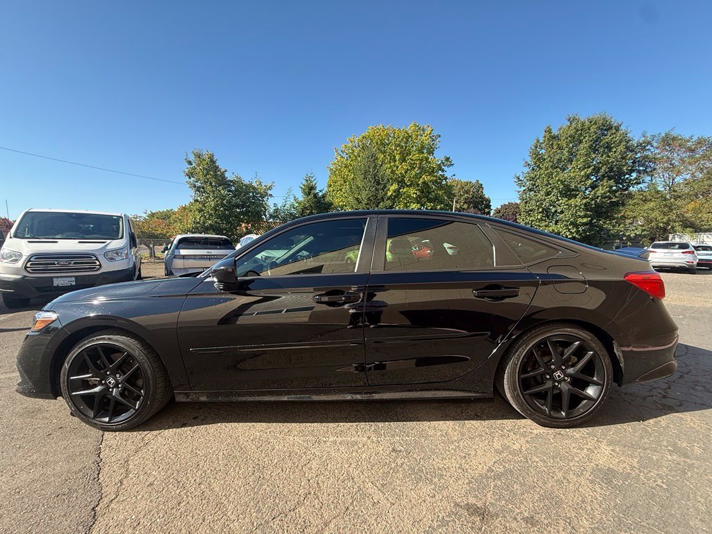 Used 2024  Honda Base image 9