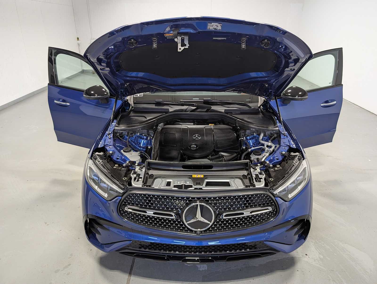 Certified Used 2026 Starling Blue Metallic Mercedes-Benz GLC 300 image 11