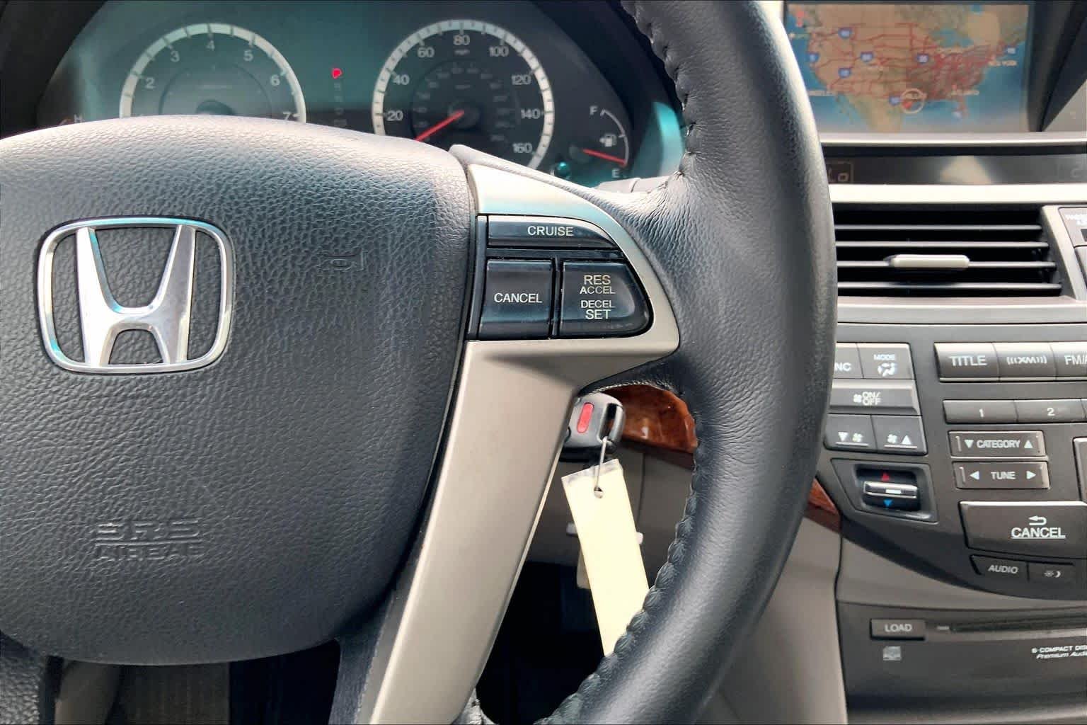 Used 2012 Alabaster Silver Metallic Honda EX-L image 22