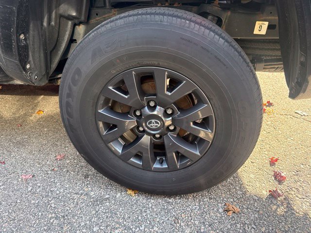 Used 2022 Black Toyota SR5 image 9
