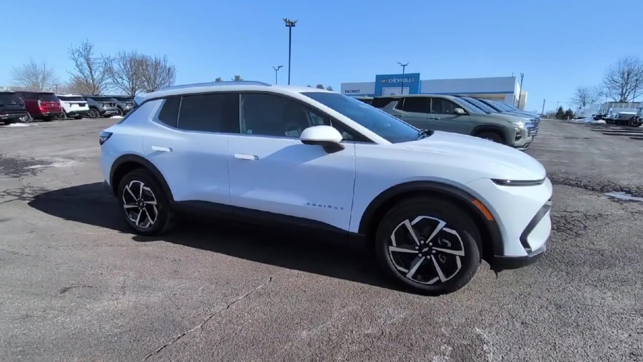 New 2026 Summit White Chevrolet LT image 44