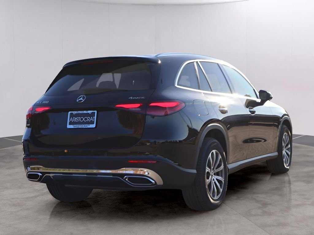 Used 2026 Black Mercedes-Benz GLC 300 image 5