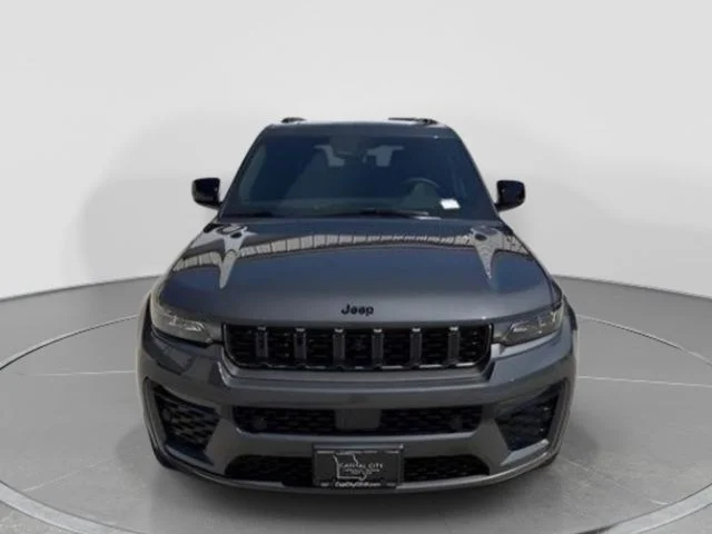 New 2026 Baltic Gray Metallic Clear-Coat Exterior Paint Jeep Limited Reserve image 10