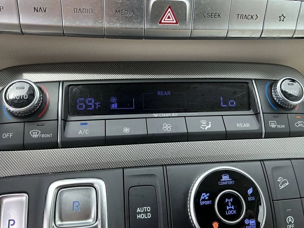 Used 2020 White Hyundai Limited image 17