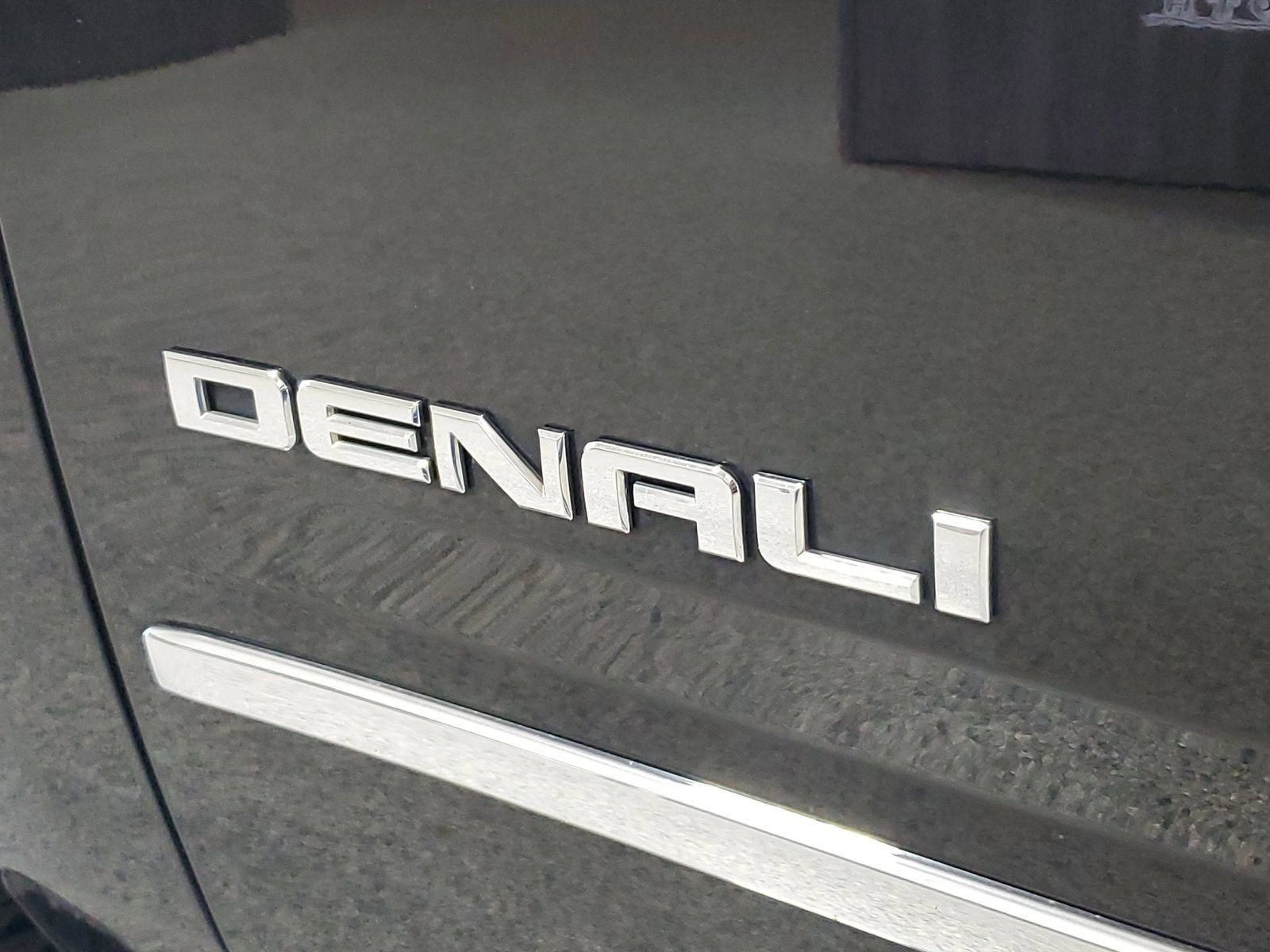 Used 2015 Black GMC Denali image 12
