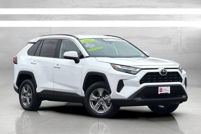 2025 Toyota RAV4 XLE