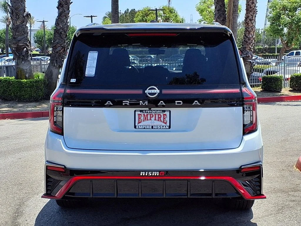 New 2026 Everest White TriCoat / Super Black Two-tone Nissan NISMO® image 5