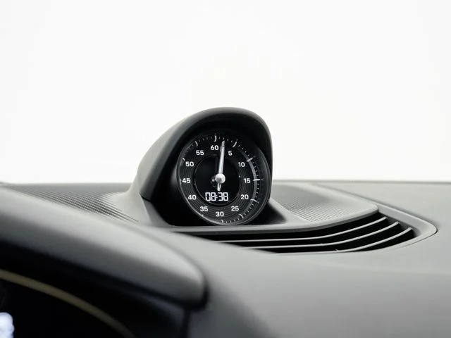 2025 Porsche Taycan GTS - Photo 19
