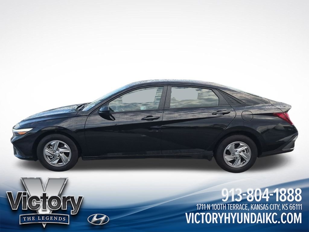 Used 2025 Hyundai Elantra SE with VIN KMHLL4DG1SU003919 for sale in Kansas City